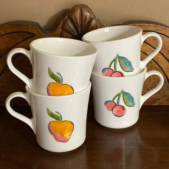 Vintage Corningware Coffee Tea Cups Mugs~Set of 4 ~ Apples and Cherries - Picture 1 of 5